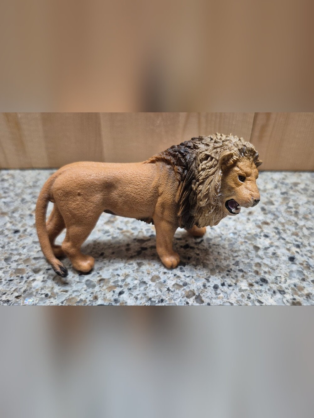 Schleich Male Roaring Lion Figure 14726 African Wild Animal Toy Figurine 2014